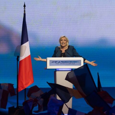 Ευρωεκλογές 2024 στη Γαλλία: Η ακροδεξιά θα λάβει περίπου το 40% των ψήφων, σύμφωνα με δημοσκόπηση της Le Monde - Μάχη για τη δεύτερη θέση. 