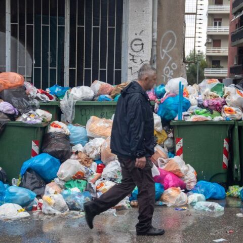 Θεσσαλονίκη: Στους δρόμους της πόλης από σήμερα οι επόπτες της γειτονιάς - Σε ποιες περιοχές θα δραστηριοποιηθούν - Βαριά πρόστιμα για τη ρίψη σκουπιδιών