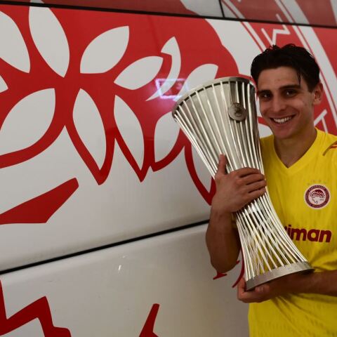 Ολυμπιακός: Υπογράφει για τρία χρόνια ο Τζολάκης