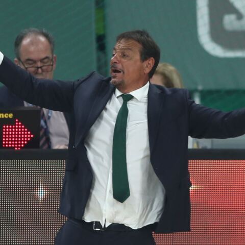 Αταμάν: «Τώρα καταλαβαίνω γιατί στο ποδόσφαιρο σφυρίζουν ξένοι διαιτητές»