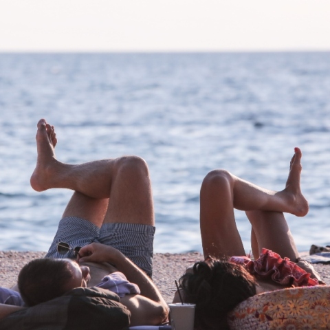 Καιρός: Δροσιά το Σαββατοκύριακο και νέο κύμα καύσωνα από Τρίτη 