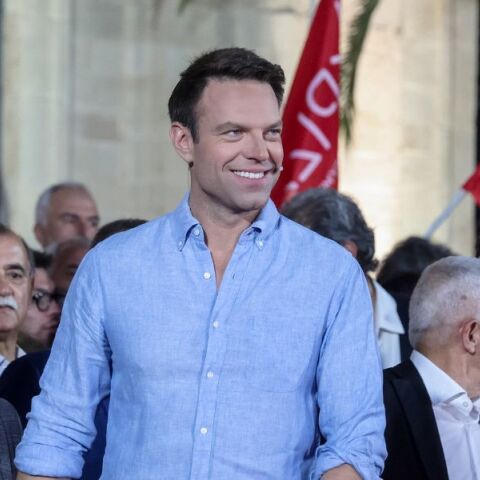 Ευρωεκλογές 2024 - Νέο βίντεο του Στέφανου Κασσελάκη - Ο πρόεδρος του ΣΥΡΙΖΑ σχολιάζει την ακρίβεια σε ακτοπλοϊκά εισιτήρια και ρεύμα.