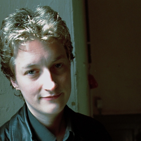 Sarah Kane: Ποια ήταν η σημαντική αγγλίδα θεατρική συγγραφέας - Το βιβλίο «Άπασα» περιλαμβάνει τις μεταφράσεις όλων των έργων της από τον Αντώνη Γαλέο (Κάπα Εκδοτική).