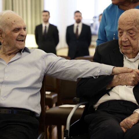 Λευτέρης Παπαδόπουλος και Μίμης Πλέσσας παρασημοφορήθηκαν από την Πρόεδρο της Δημοκρατίας