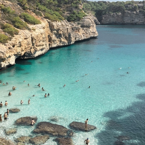 Σ’ αυτή την παραλία οι ντόπιοι πήραν τον νόμο στα χέρια τους 