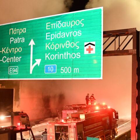 Ανατροπή βυτιοφόρου στον Ισθμό