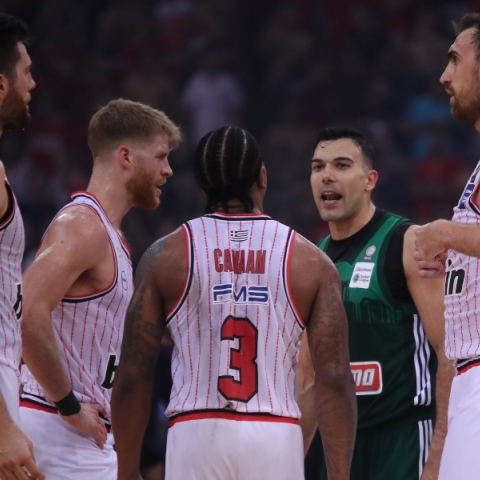 Ο Ολυμπιακός, με το 2-0, έχει καθαρό προβάδισμα για το πρωτάθλημα Ελλάδας