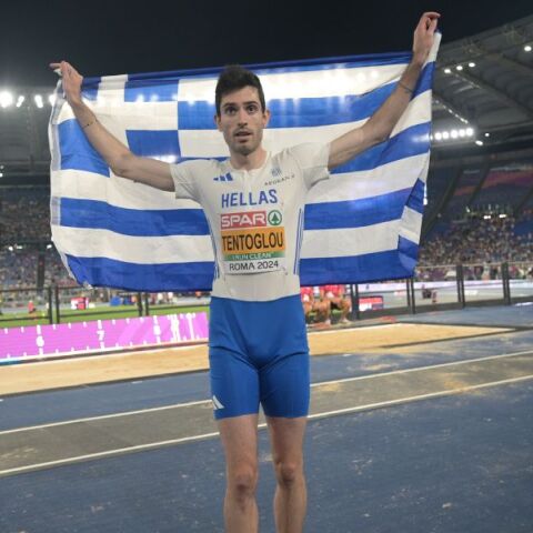 Μίλτος Τεντόγλου: Με άλμα στα 8.65 κατέκτησε το χρυσό μετάλλιο στο Ευρωπαϊκό Πρωτάθλημα στίβου της Ρώμης ο Έλληνας αθλητής - Οι δηλώσεις του. 