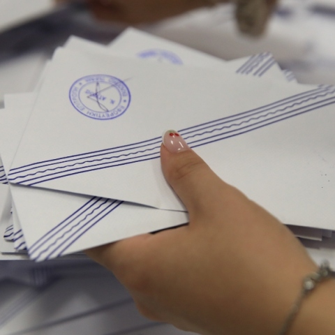 Ευρωεκλογές 2024: Τι δείχνει το exit poll στο 100% από την ΕΡΤ