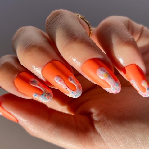 Ice cream nails: Η γλυκιά τάση στο καλοκαιρινό μανικιούρ