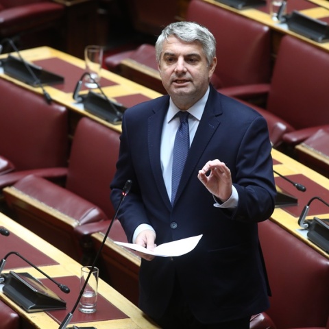 Ο Οδυσσέας Κωνσταντινόπουλος στα έδρανα της Βουλής