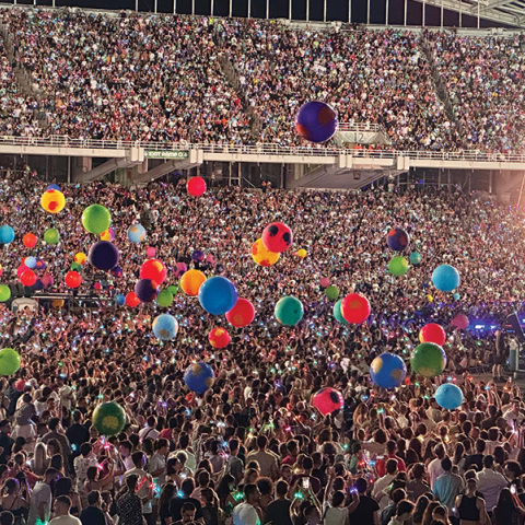 120.000 άνθρωποι παρακολούθησαν τις δύο sold out συναυλίες των Coldplay στην Αθήνα. 