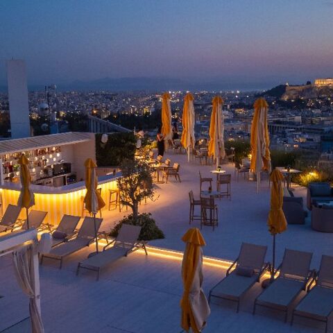 Vertigo Pool & Sunset bar