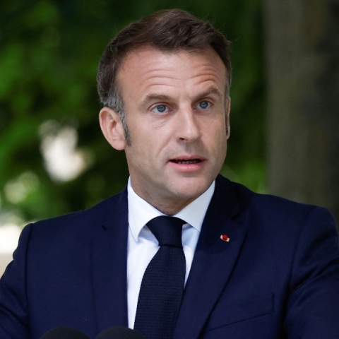 Γαλλία: Ενδεχόμενο επικράτησης Λεπέν και προσπάθειες του Μακρόν