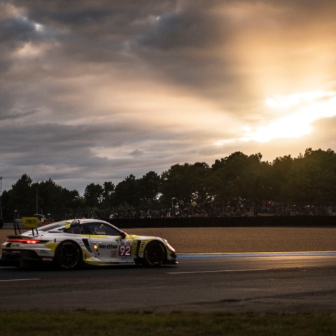 Ανταπόκριση από Le Mans: Δράση και σασπένς υπό καταρακτώδη βροχή