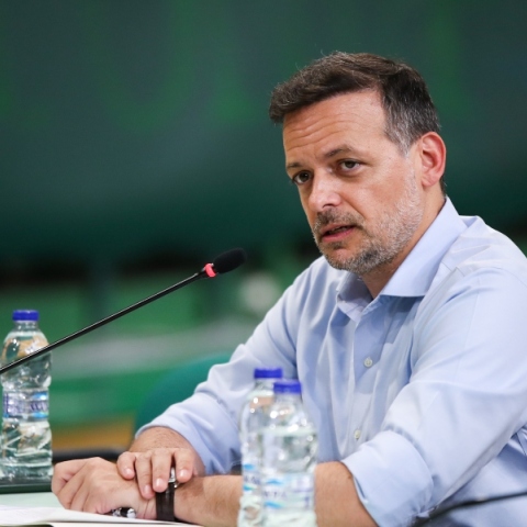 Χάρης Δούκας: Δηλώνει «παρών» στις εξελίξεις του ΠΑΣΟΚ