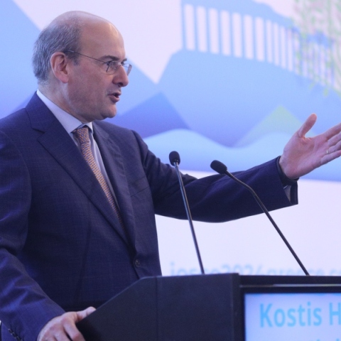 Χατζηδάκης: Απόδειξη εμπιστοσύνης στην ελληνική οικονομία η συμφωνία ΓΕΚ ΤΕΡΝΑ Masdar