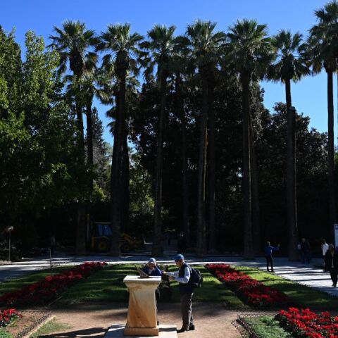 Δήμος Αθηναίων: Κλειστός ο Εθνικός Κήπος και απαγόρευση κυκλοφορίας στον Λυκαβηττό λόγω κινδύνου πυρκαγιάς εξαιτίας των καιρικών συνθηκών.