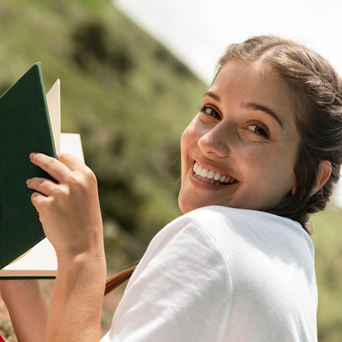 17 βιβλία ελληνικής λογοτεχνίας για το καλοκαίρι