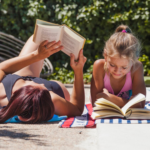 Τα βιβλία που θα διαβάσουν μικροί και μεγάλοι το καλοκαίρι
