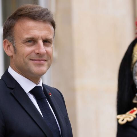 Γαλλία - βουλευτικές εκλογές: Ο πρόεδρος Μακρόν καλεί τους Γάλλους να ψηφίσουν κατά των άκρων και να μην φοβούνται - Μέτωπο κατά του Εθνικού Συναγερμού.