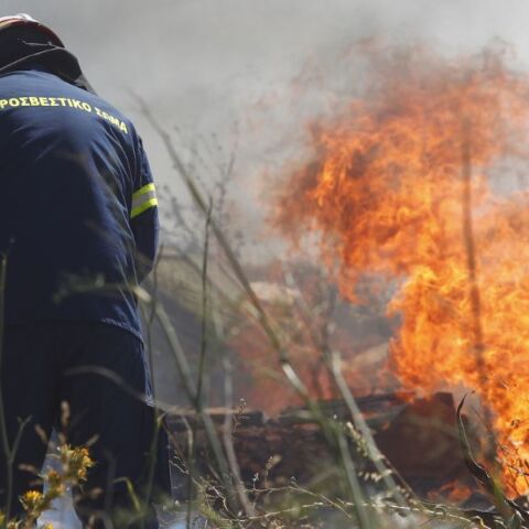 Φωτιά σε Κερατέα και Άνδρο: Χωρίς ενεργό μέτωπο το πρωί της Κυριακής - Υψηλός κίνδυνος πυρκαγιάς σήμερα σε Αττική - Εύβοια.