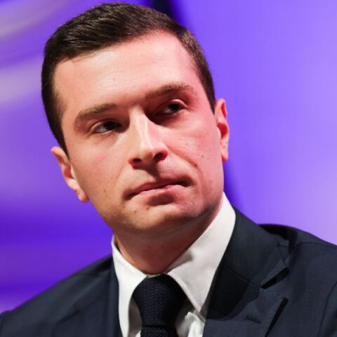 Γαλλία: Η άκρα δεξιά εισέρχεται στην τελευταία εβδομάδα της προεκλογικής περιόδου κατέχοντας την πρώτη θέση στις δημοσκοπήσεις.