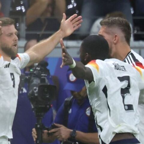 Οι Γερμανοί πανηγυρίζουν την ισοπαλία με τους Ελβετούς για τους ομίλους του Euro 2024