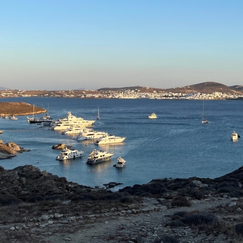 Η Πάρος στους τρεις καλύτερους καλοκαιρινούς προορισμούς του Forbes