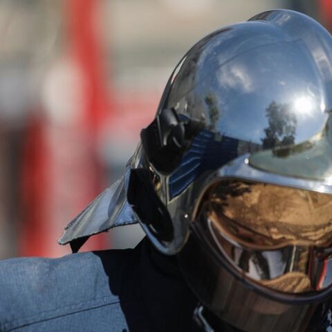 Φωτιά σε κτίριο στο Μοσχάτο - Μεγάλη κινητοποίηση της Πυροσβεστικής - Μήνυμα από το 112: «Κλείστε πόρτες και παράθυρα» 