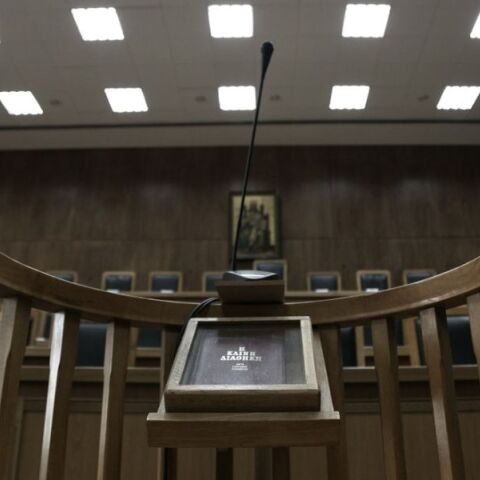 Θεσσαλονίκη: Πήραν την περιουσία της ηλικιωμένης που φρόντιζαν - Απάτη άνω των 500.000 ευρώ - Ζευγάρι καταδικάστηκε σε κάθειρξη 6 ετών.