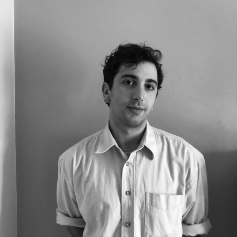 Ο ανερχόμενος σκηνοθέτης Μάριο Μπανούσι με το «Taverna Miresia* - Mario, Bella, Anastasia» στο Φεστιβάλ Αθηνών Επιδαύρου