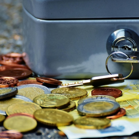 Απολύτως νόμιμη η διακίνηση μαύρου χρήματος στην Ελλάδα