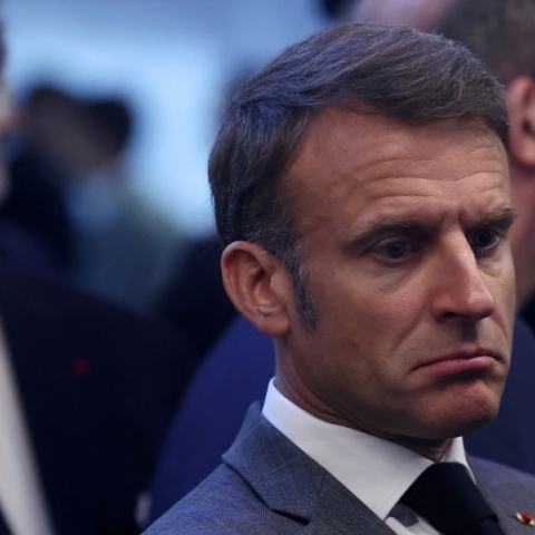 Γαλλία: «Πέφτει» το κόμμα του Μακρόν