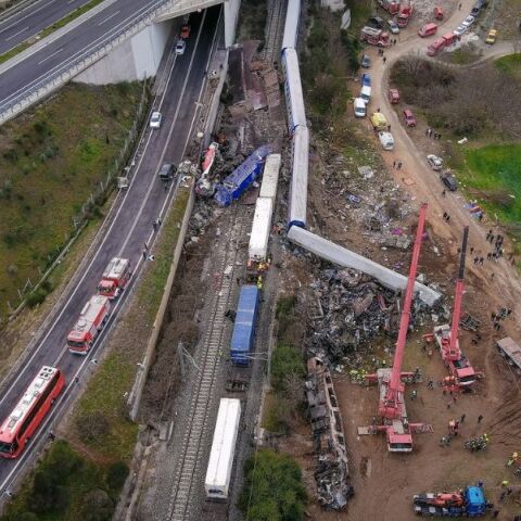 Τέμπη: Εντοπίστηκε το κοντέινερ της εμπορικής αμαξοστοιχίας που αναζητούσαν οι αρχές - Εξελίξεις στις έρευνες για τη σιδηροδρομική τραγωδία 