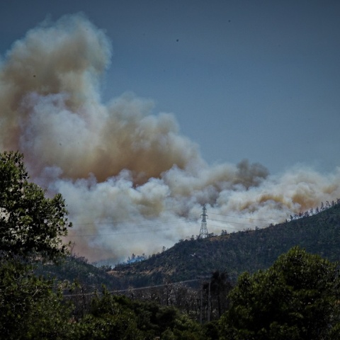 Φωτιά τώρα στο Κατσιμίδι Πάρνηθας