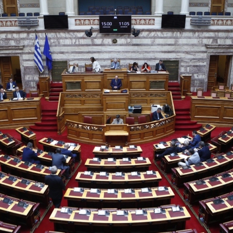 Η απομάκρυνση από την πολιτική πραγματικότητα ως συνέπεια της προσκόλλησης σε μια ψευδαισθητική πραγματικότητα 