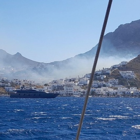 Φωτιά Σέριφος: Χωρίς ενεργό μέτωπο μετά από δύσκολη νύχτα