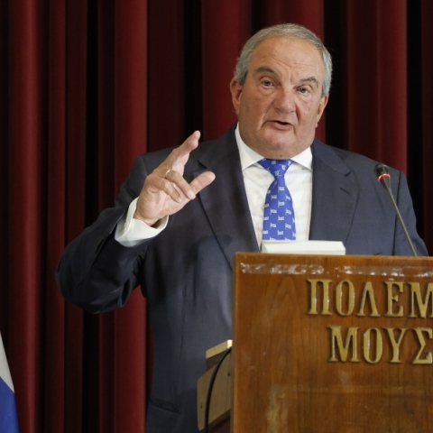 Καραμανλής για τα εθνικά θέματα: Είναι ώρα επείγοντος συναγερμού