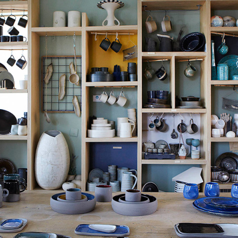 Το Κεραμείο διατηρεί ζωντανή την τέχνη του πηλού στη Σέριφο