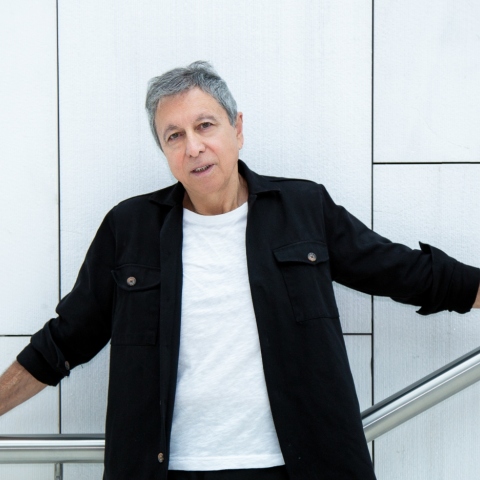 Λουκάς Καρυτινός: Συνέντευξη με τον καλλιτεχνικό διευθυντή της Κρατικής Ορχήστρας Αθηνών και διακεκριμένο μαέστρο.