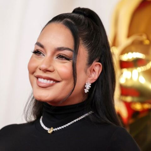 Βανέσα Χάτζενς: Έγινε μητέρα η γνωστή ηθοποιός - Εθεάθη να βγαίνει από το νοσοκομείο με τον σύζυγό της και το παιδί τους