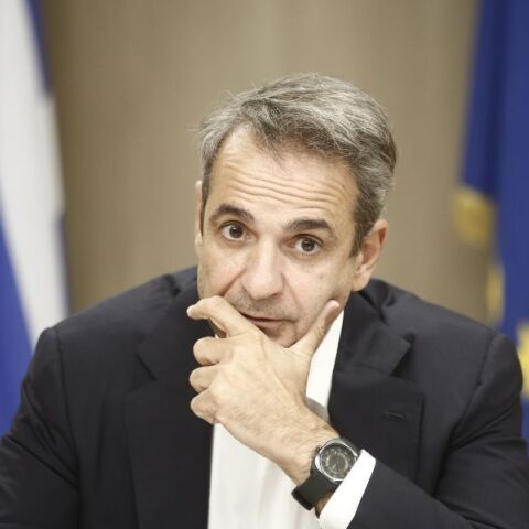 Κυριάκος Μητσοτάκης στο υπουργείο Εργασίας: Ισχύει στο ακέραιο η δέσμευση της κυβέρνησης ο κατώτατος μισθός να φτάσει στα 950 ευρώ στο τέλος της τετραετίας