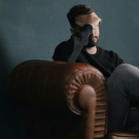 Θεσσαλονίκη: Χτύπησε με σιδερολοστό τον συγκάτοικό του επειδή τον ενοχλούσε η δυνατή μουσική που άκουγε - Καταδικάστηκε σε κάθειρξη 9,5 ετών και οδηγήθηκε στη φυλακή