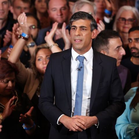 Βρετανικές εκλογές: Ο Ρίσι Σούνακ αναμένεται να παραιτηθεί μετά την ολική ανατροπή του πολιτικού σκηνικού - Οδήγησε τους Συντηρητικούς στη χειρότερη ήττα τους