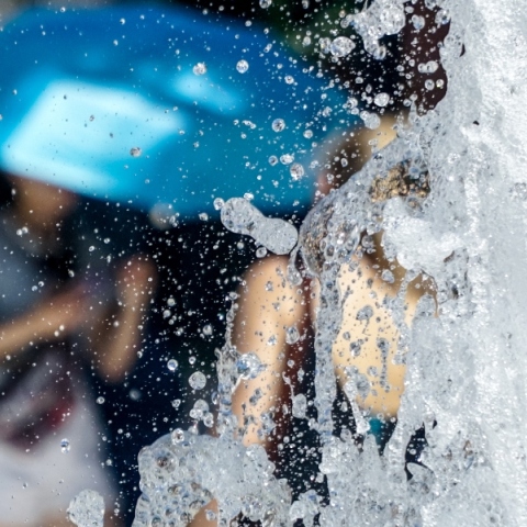 Καιρός σήμερα: Ανεβαίνει η θερμοκρασία, ισχυροί άνεμοι