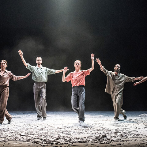 Μιντάτι: Μια μάζωξη-γιορτή από την Τζένη Αργυρίου