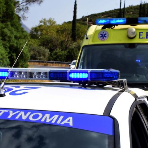 Ηλεία: Έσπρωξε την πρώην σύντροφό του και έπεσε από το μπαλκόνι - Σοβαρά τραυματισμένη η 57χρονη.