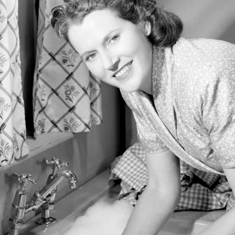 Καιρό είχαμε να ακούσουμε εκείνο το κρύο άντε να πλύνεις κανά πιάτο