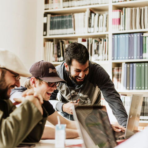 CE.A.R.S. PLUS: Το Πλέον Σύγχρονο Διαδικτυακό Φροντιστήριο Μ.Ε.